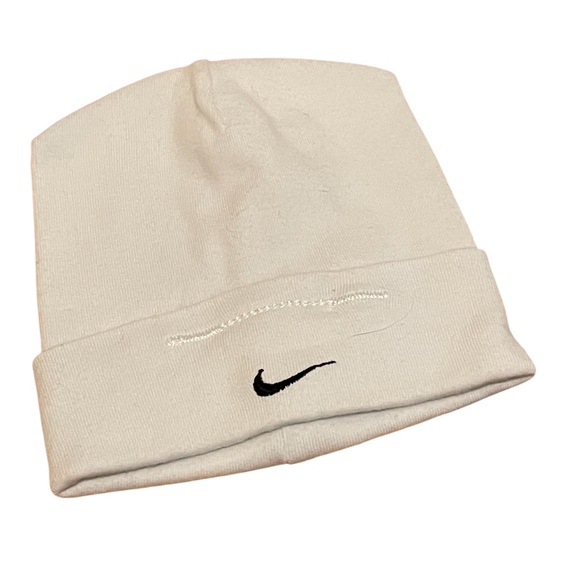 Nike Baby Cap White Size 3-6 Months - Picture 1 of 3